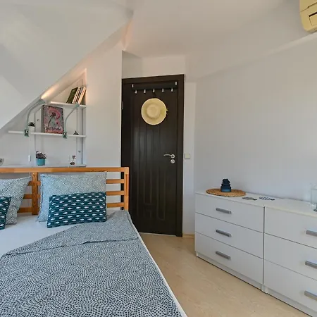 Via Sunride 2 - Maisonette By The Sea Apartment